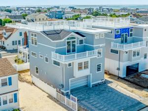 newlistingnewbaysideconstructionopenhouseweekendsat1011from102pm10awmarshallaveholgate2349000